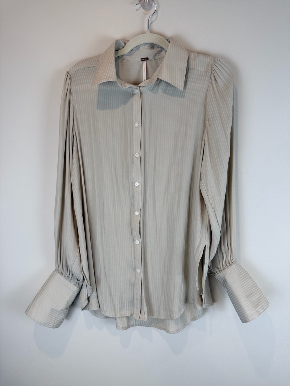 Free People Cream Pleated Button Front Blouse Wide Cuffs Size Small Petite